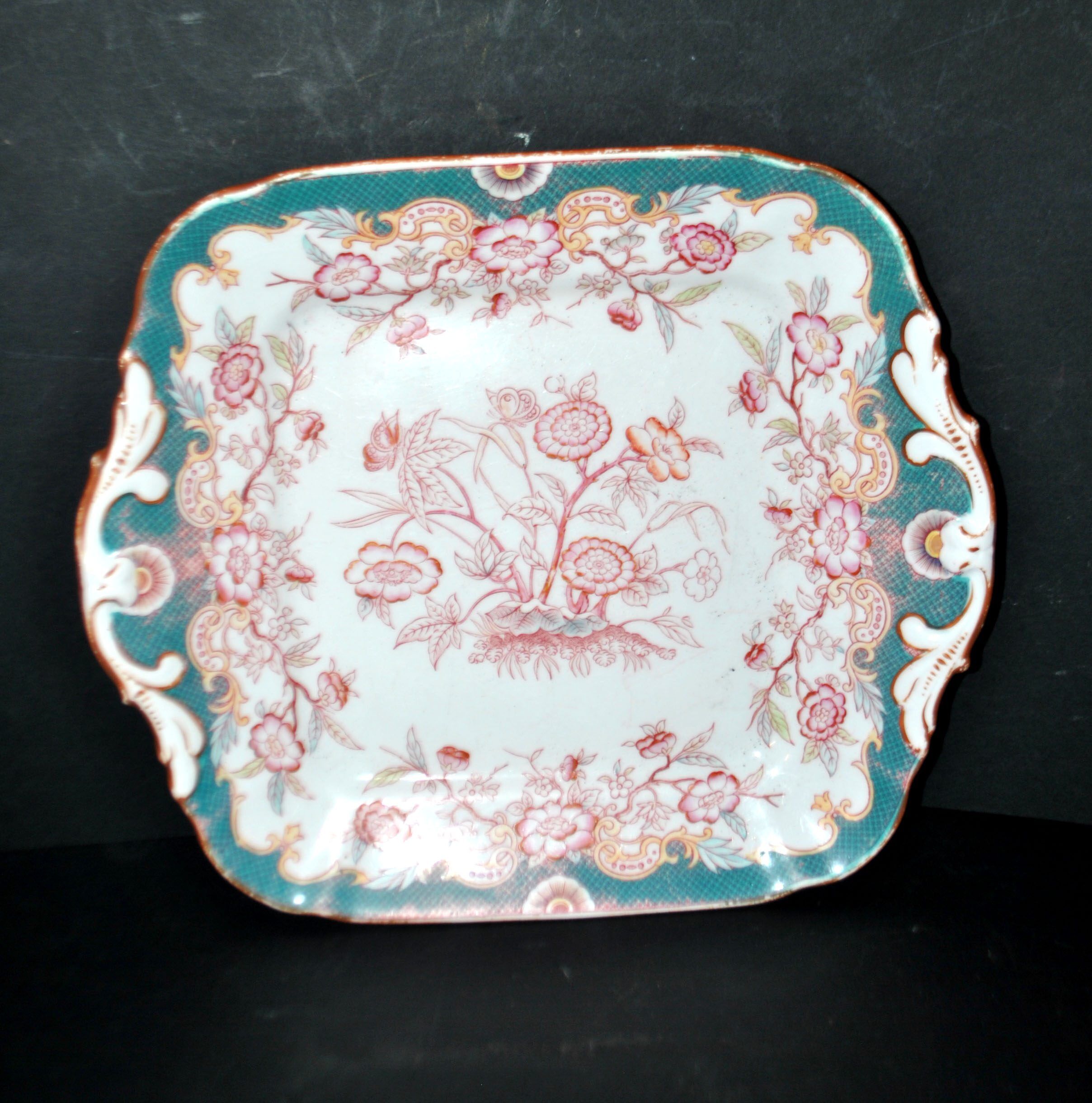 Square porcelain plate Sarreguemines model Minton 215 with Japonese decoration.