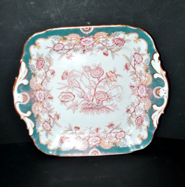Plat carré en porcelaine Sarreguemines modèle Minton 215, décor japonisant