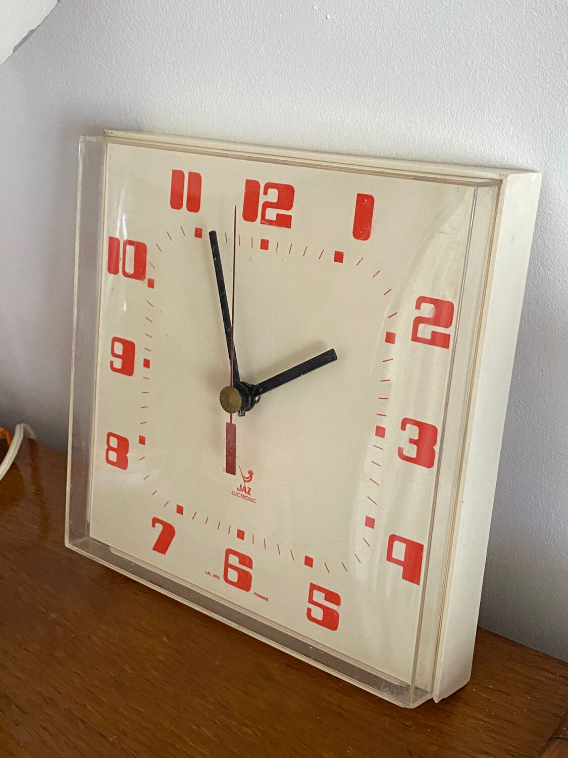 Jaz electronic vintage clock