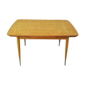 Modular table width and height