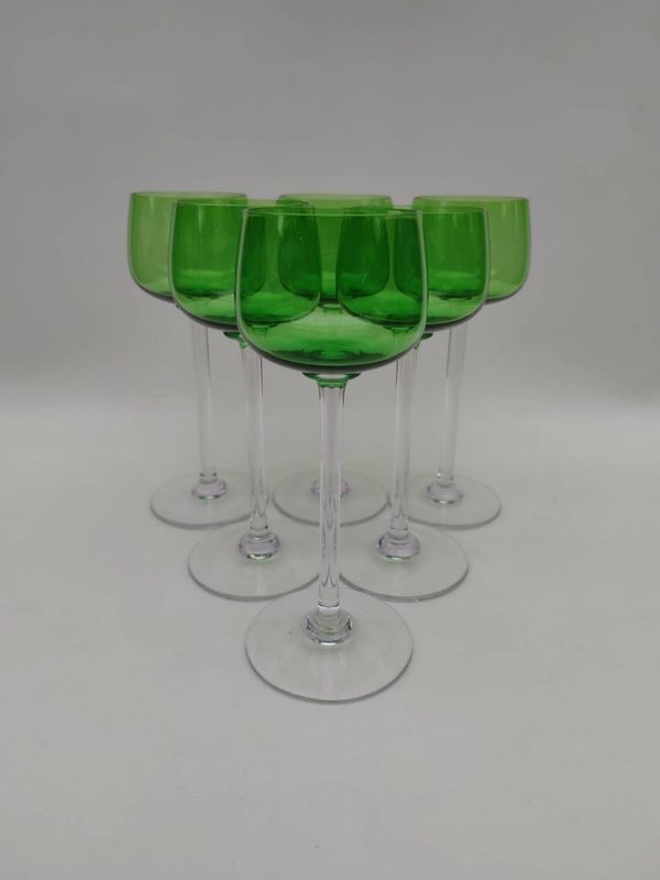 6 Grands verres en cristal de baccarat.