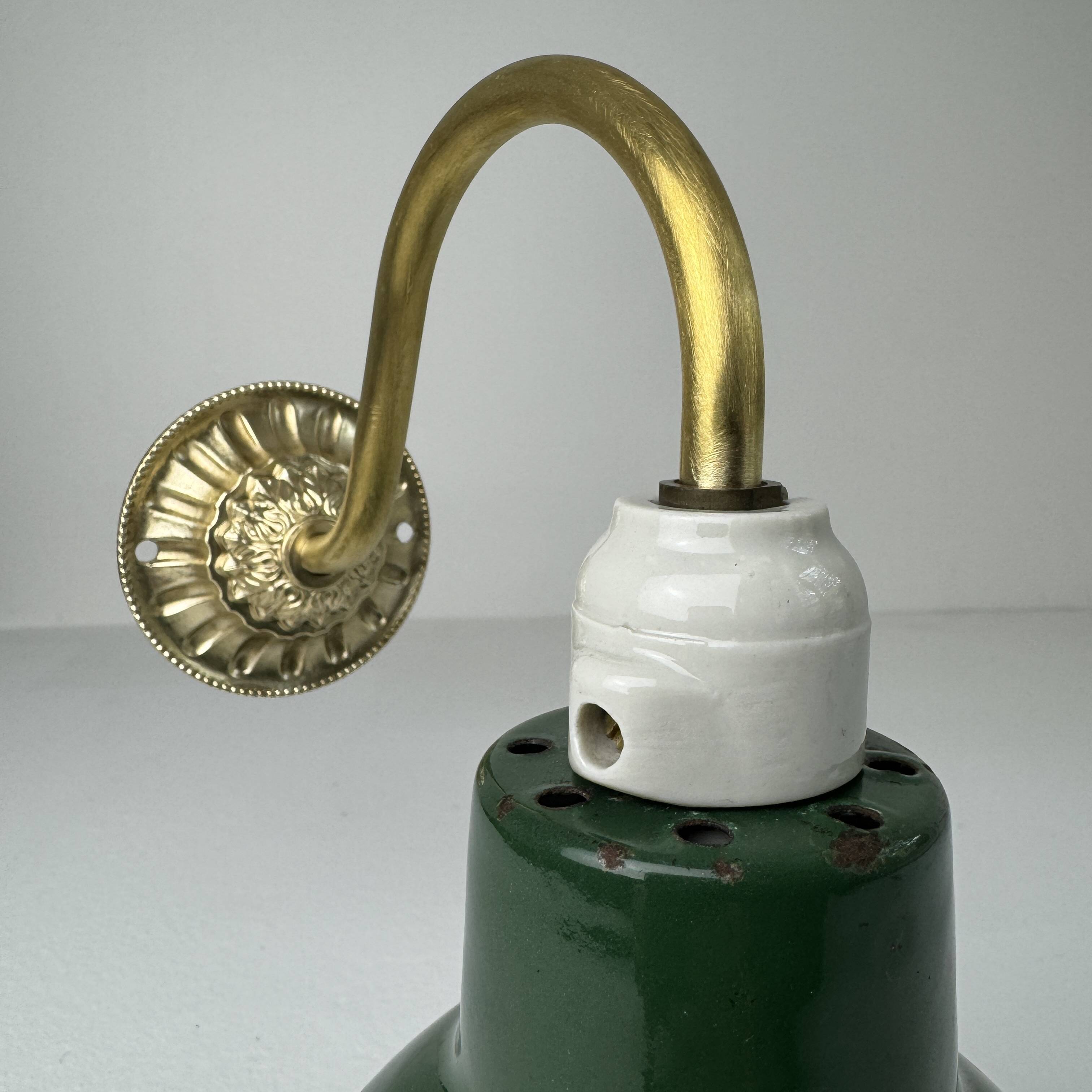 Antique workshop wall light in brass and enameled sheet metal