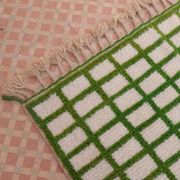 Tapis berbère marocain à carreaux verts et blancs