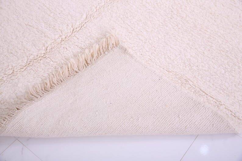 Berber rug in natural wool, size 150 x 250 cm, colorful patterns