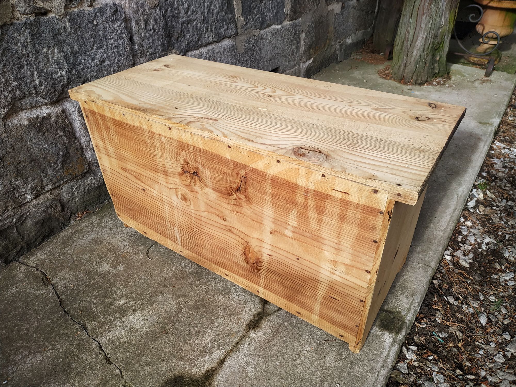 Small old tree closet