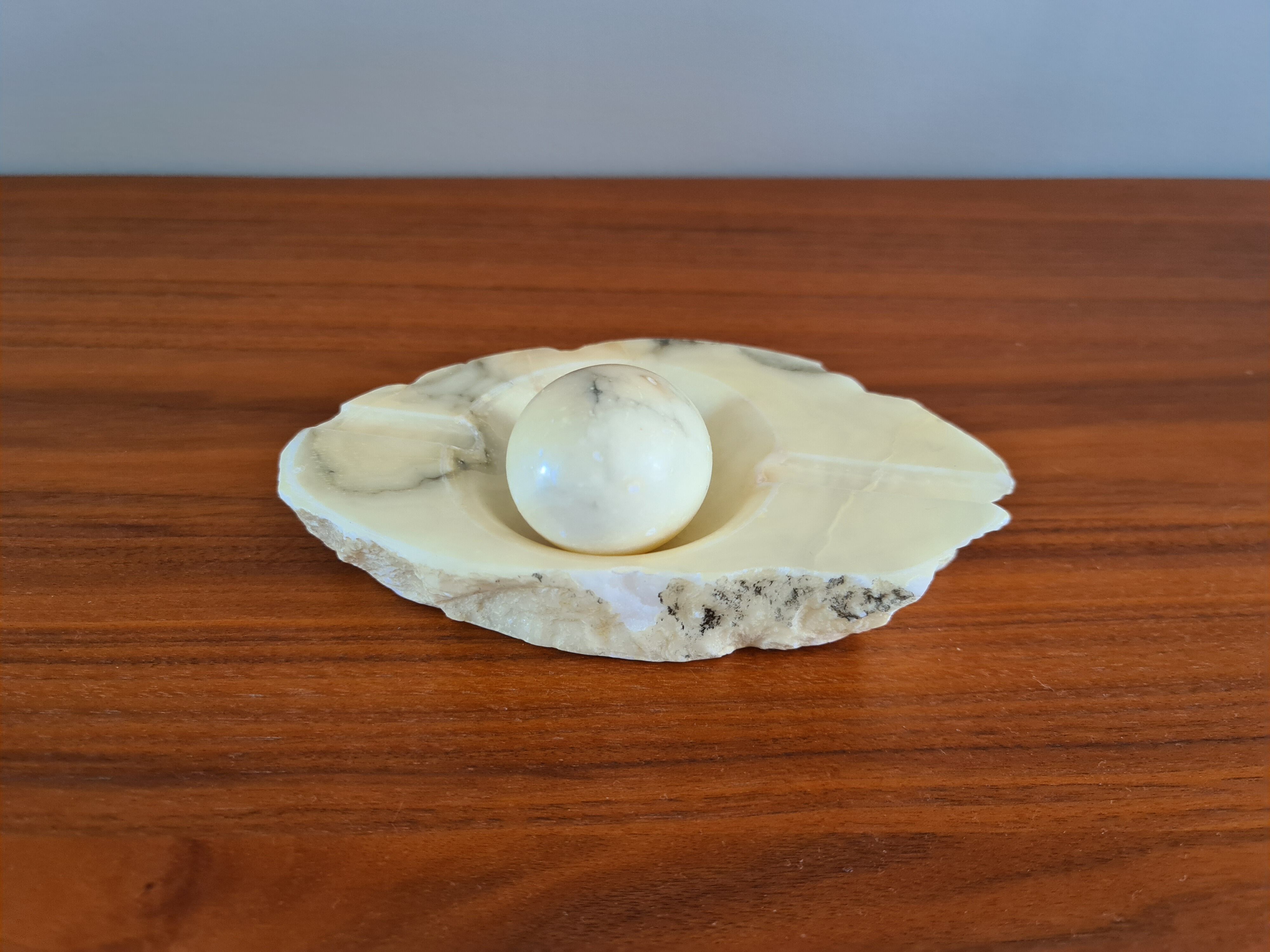 Ashtray in alabaster 1950