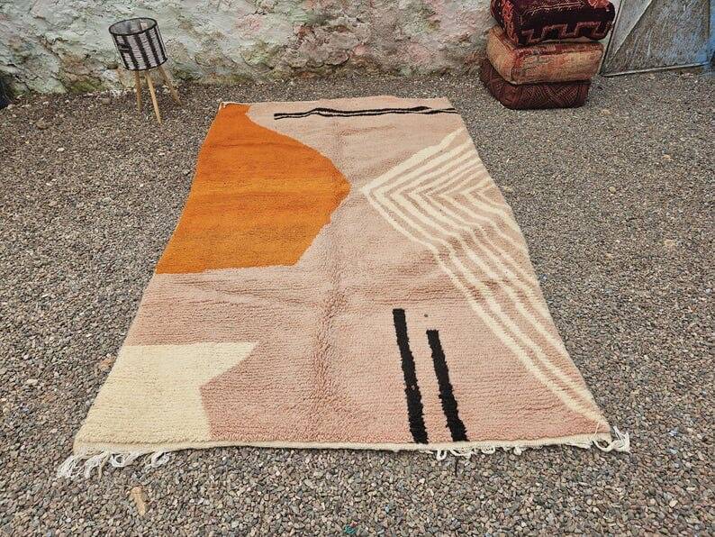 Traditional Atlas Beni Mrirt carpet