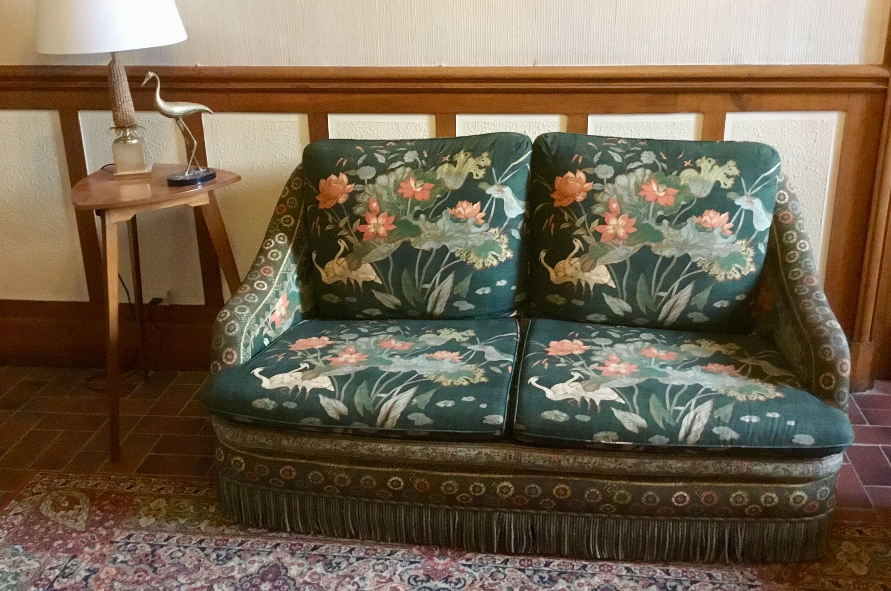 Vintage 2-seater sofa