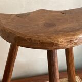 Tabouret tripode en bois