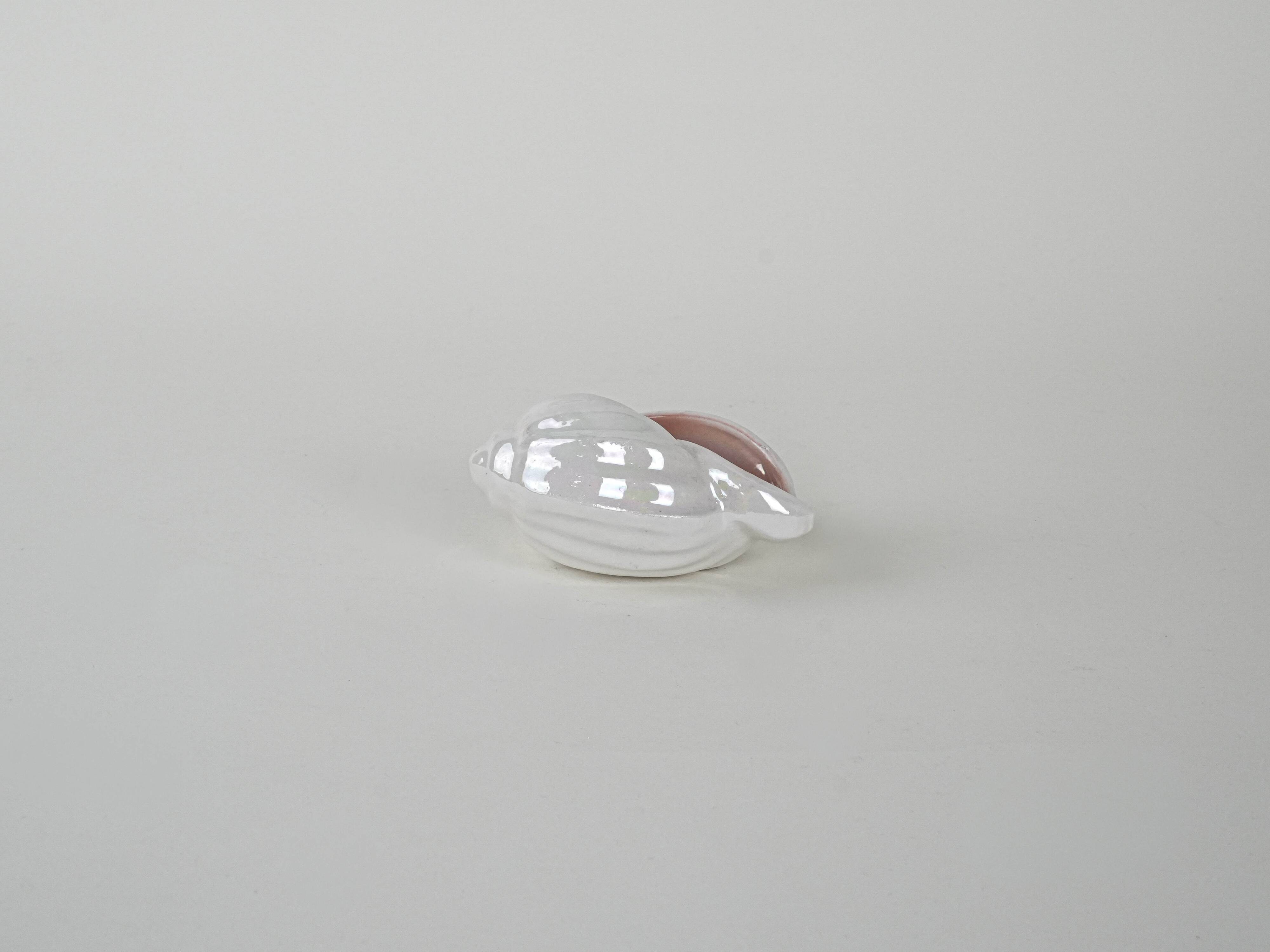 Porcelain seashell, Italian design, 1970s, production: Italy