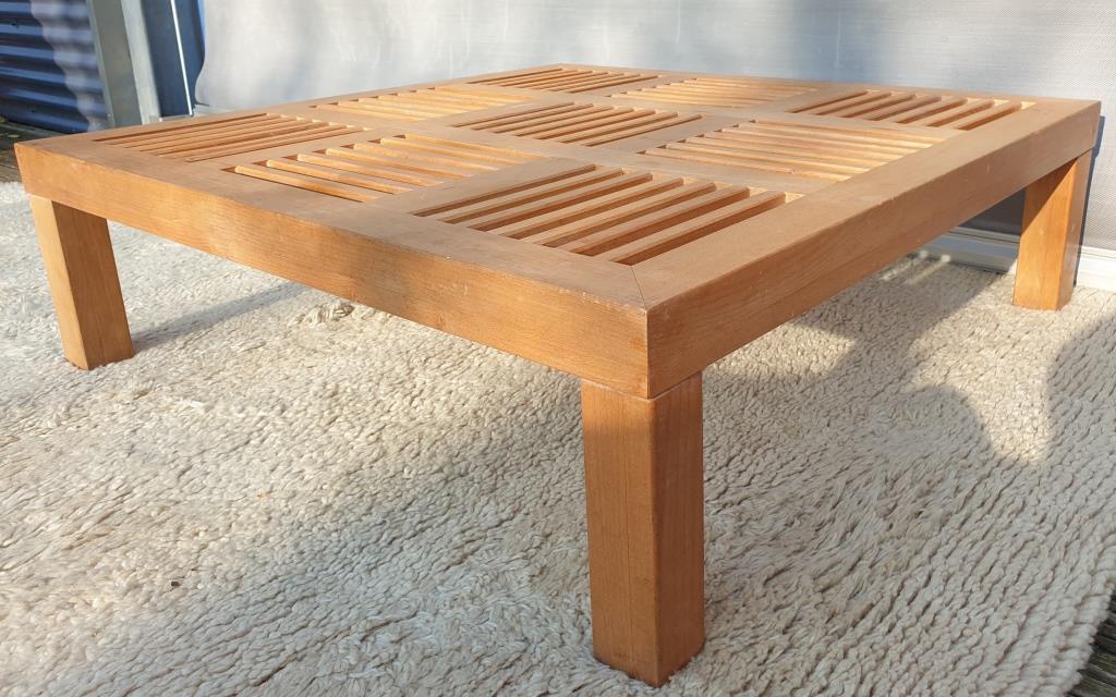 Coffee table 9 openwork checkerboards in solid beech