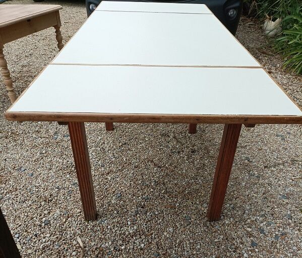 Table en bois massif