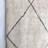 Moroccan Berber carpet Beni Ouarain with black diamonds 3,05x2.09m