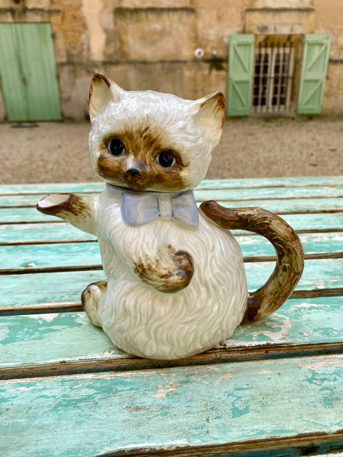 Vintage kitten teapot