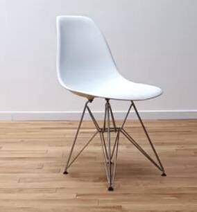 DSR chair by Charles & Ray Eames for Vitra