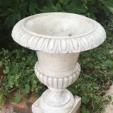 Set of planters: clasp and cast iron pots