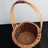 Two-tone basket with handle