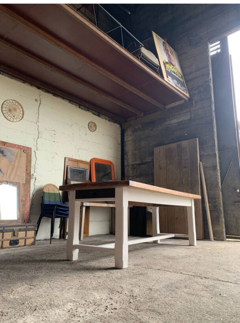 Table de ferme brutaliste