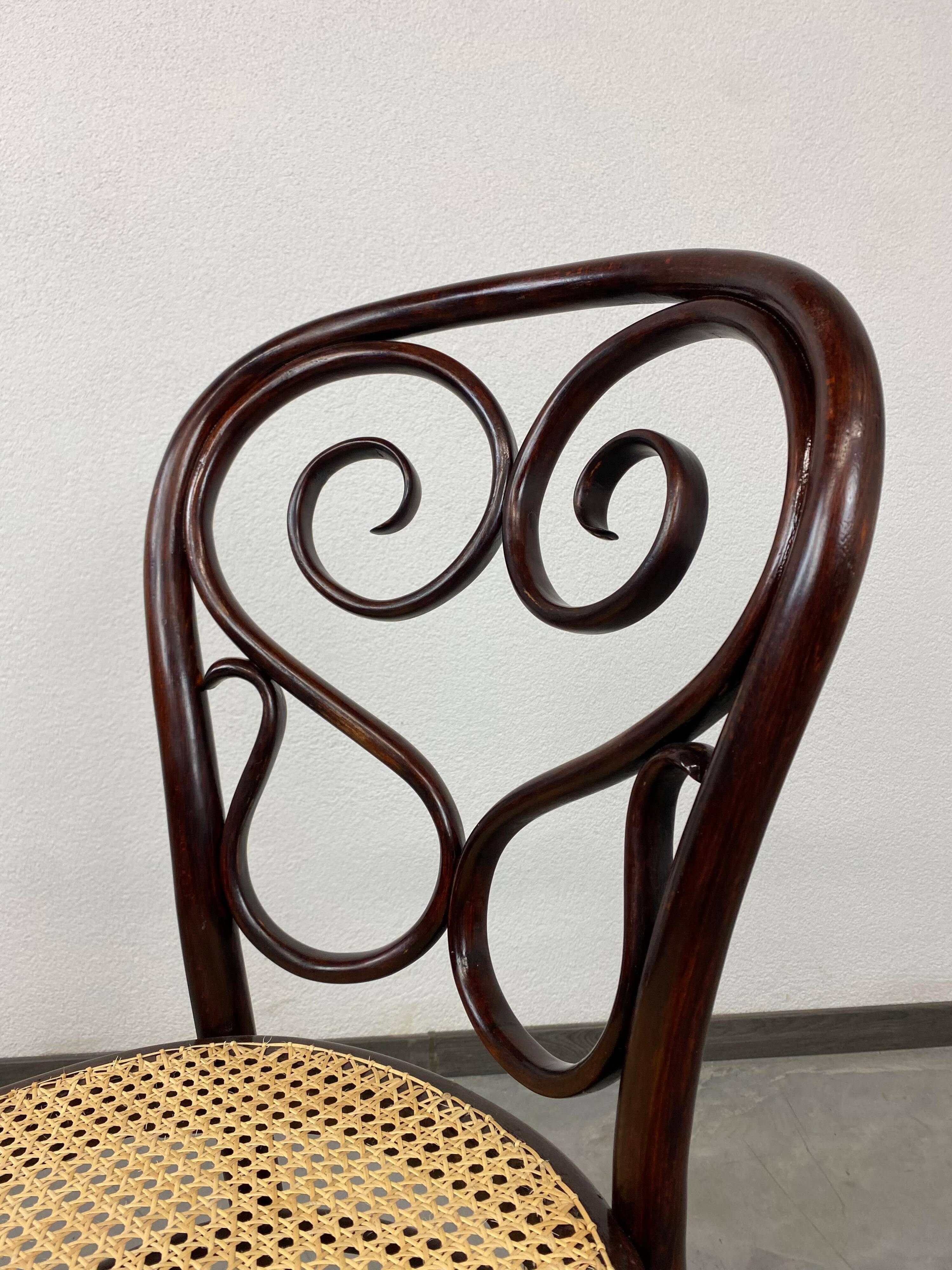 Chaise de salle à manger Thonet n°4
