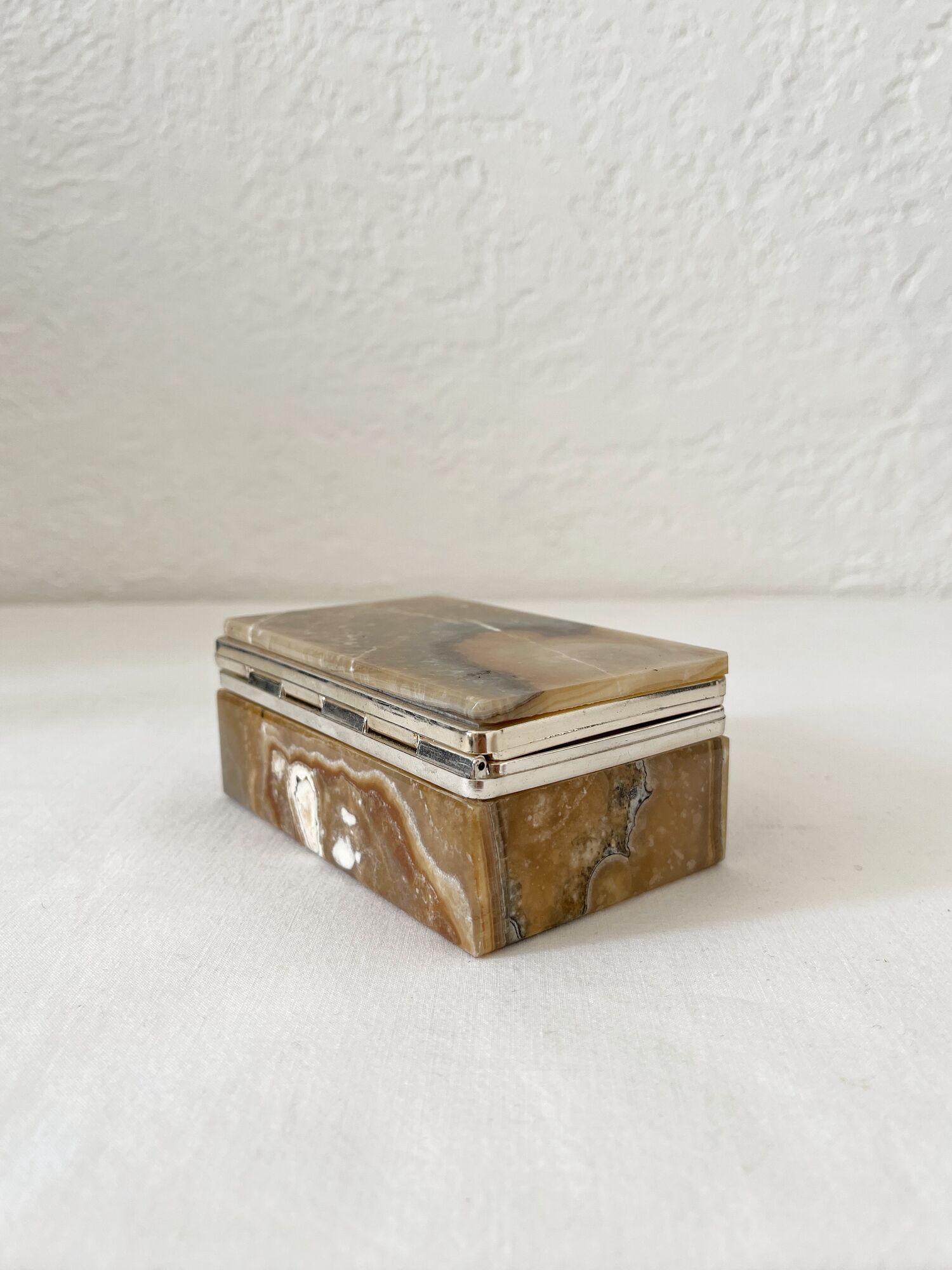 Vintage 60s rectangular onyx alabaster jewelry box