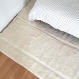 Berber carpet Béni Ouarain plain white with inlaid line patterns