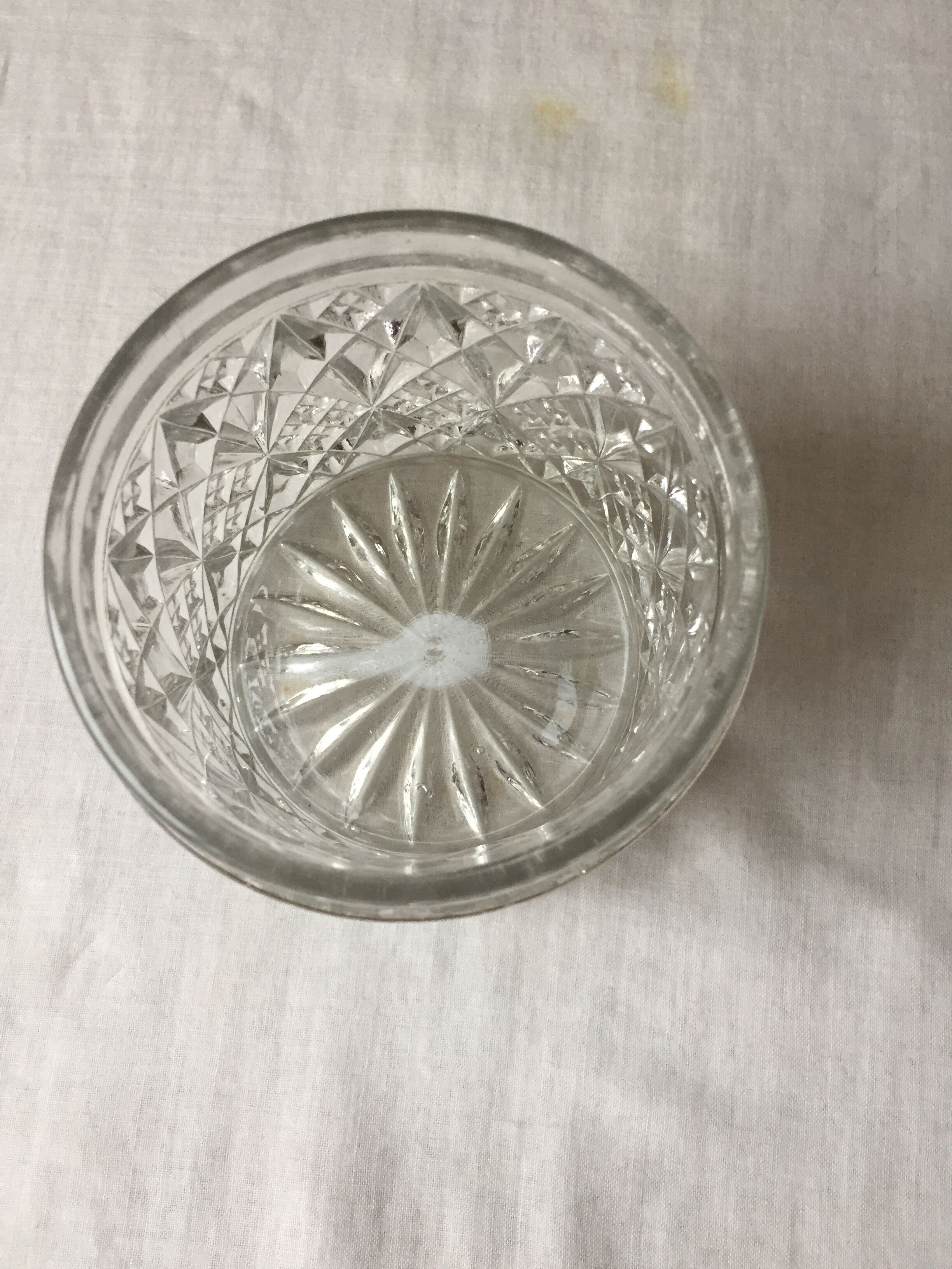 Boîte en verre et métal