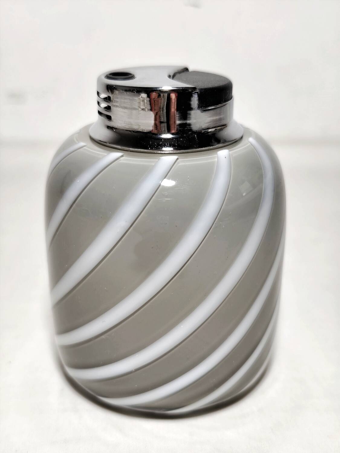 Encendedor de mesa "Tommaso Barbi" de cristal. Italia, 1970s.