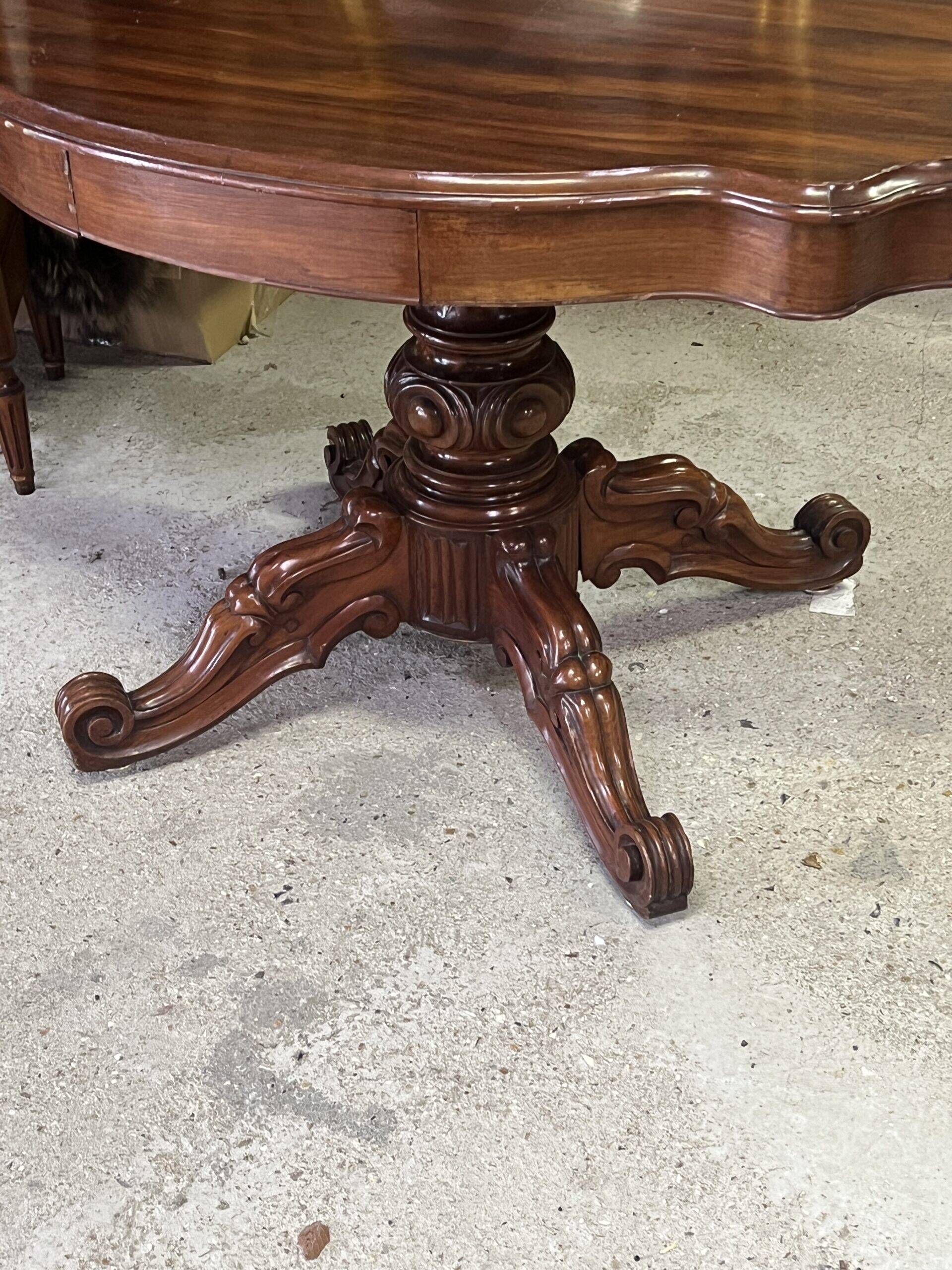 Large Louis Philippe period mahogany fiddle-shaped pedestal table, 19th century