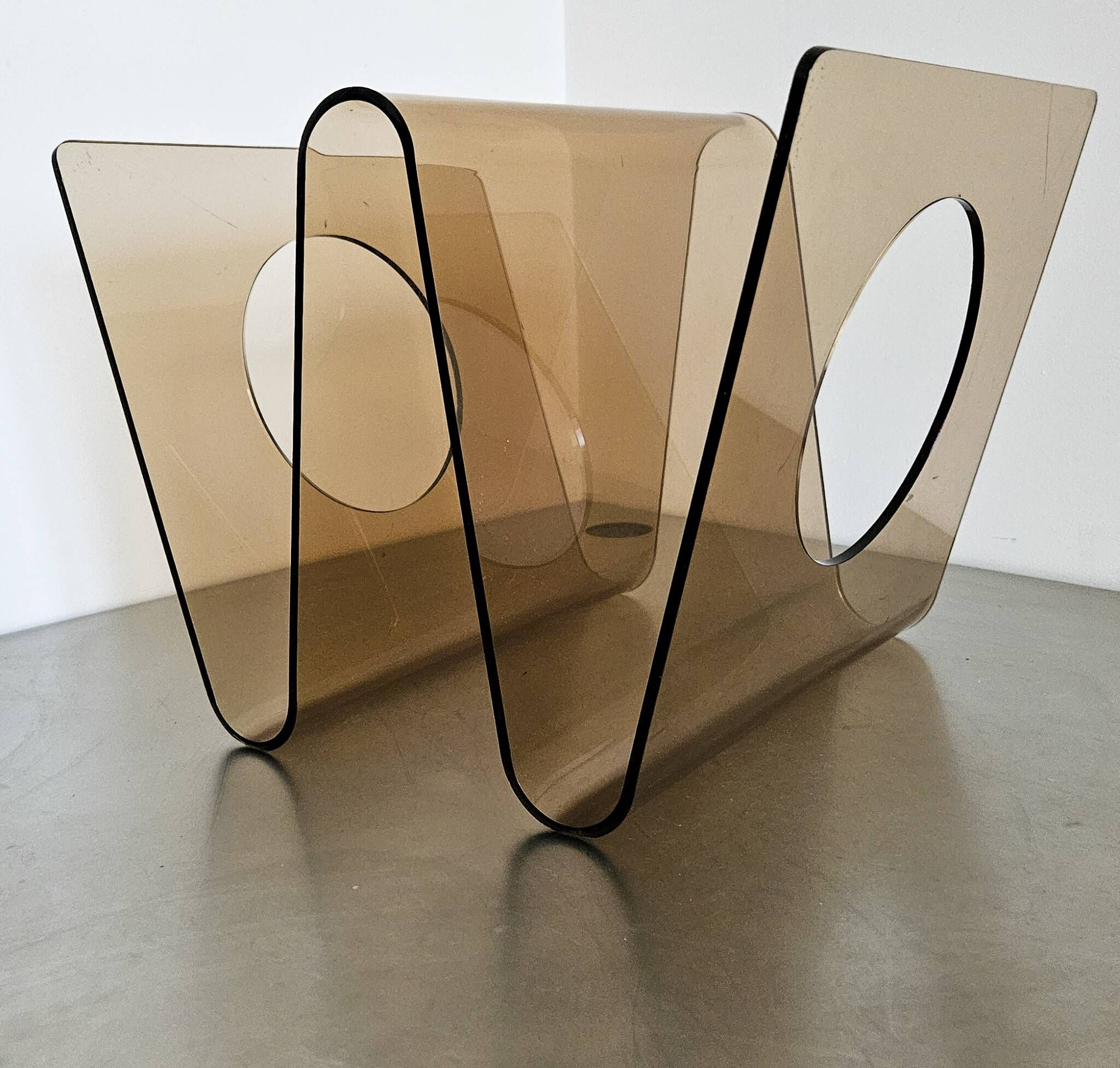 Vintage magazine rack 1970 Michel Dumas for Roche Bobois