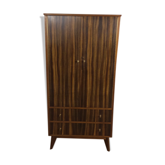 Armoire par Morris of Glasgow