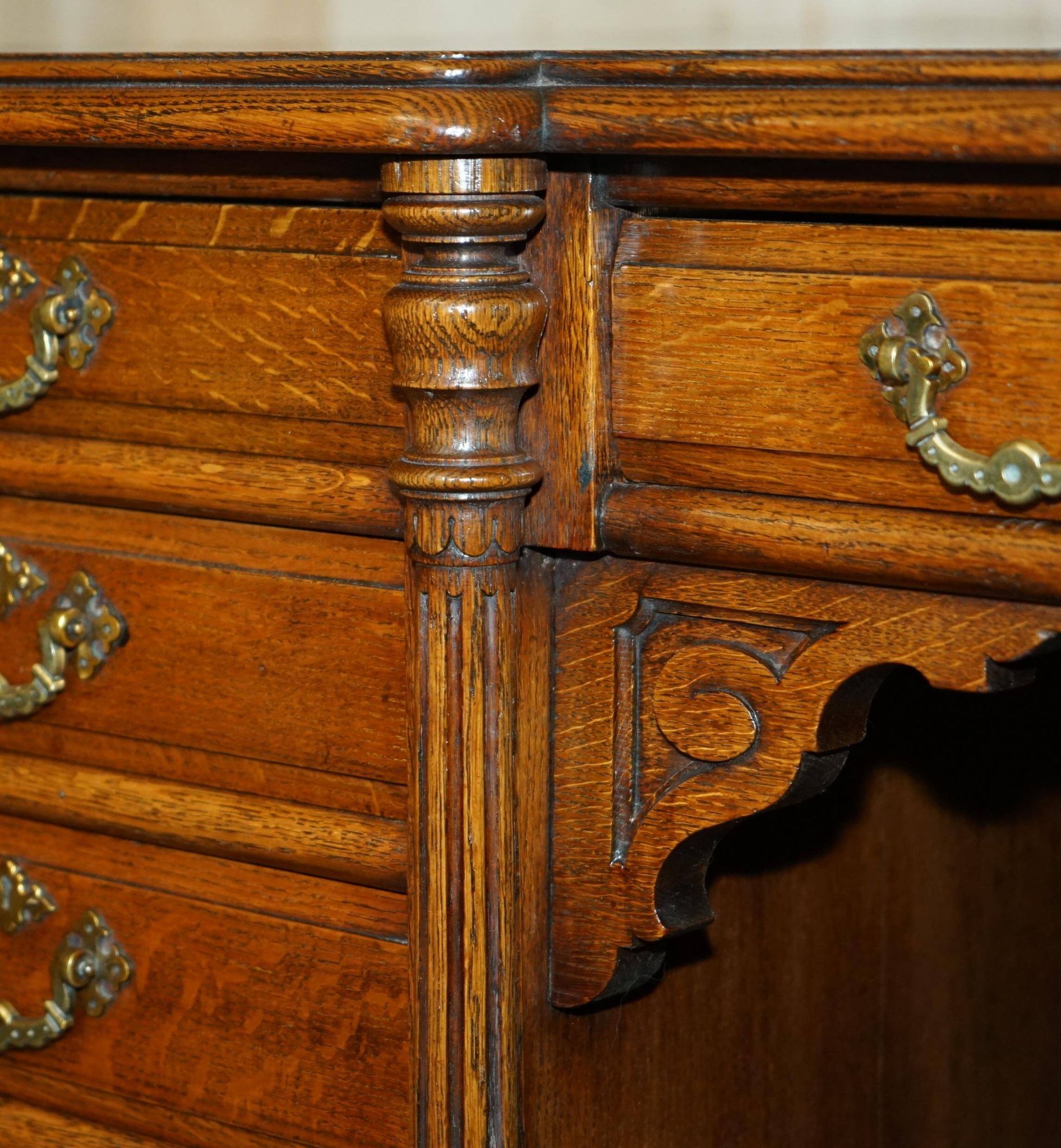 Antique double-sided desk C Hindley & Son in oak and leather