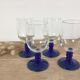 Verres à pied vintage bleu