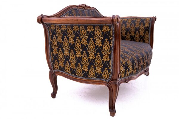 Petit canapé ancien de la fin du XIXe siècle, France. Après rénovation.