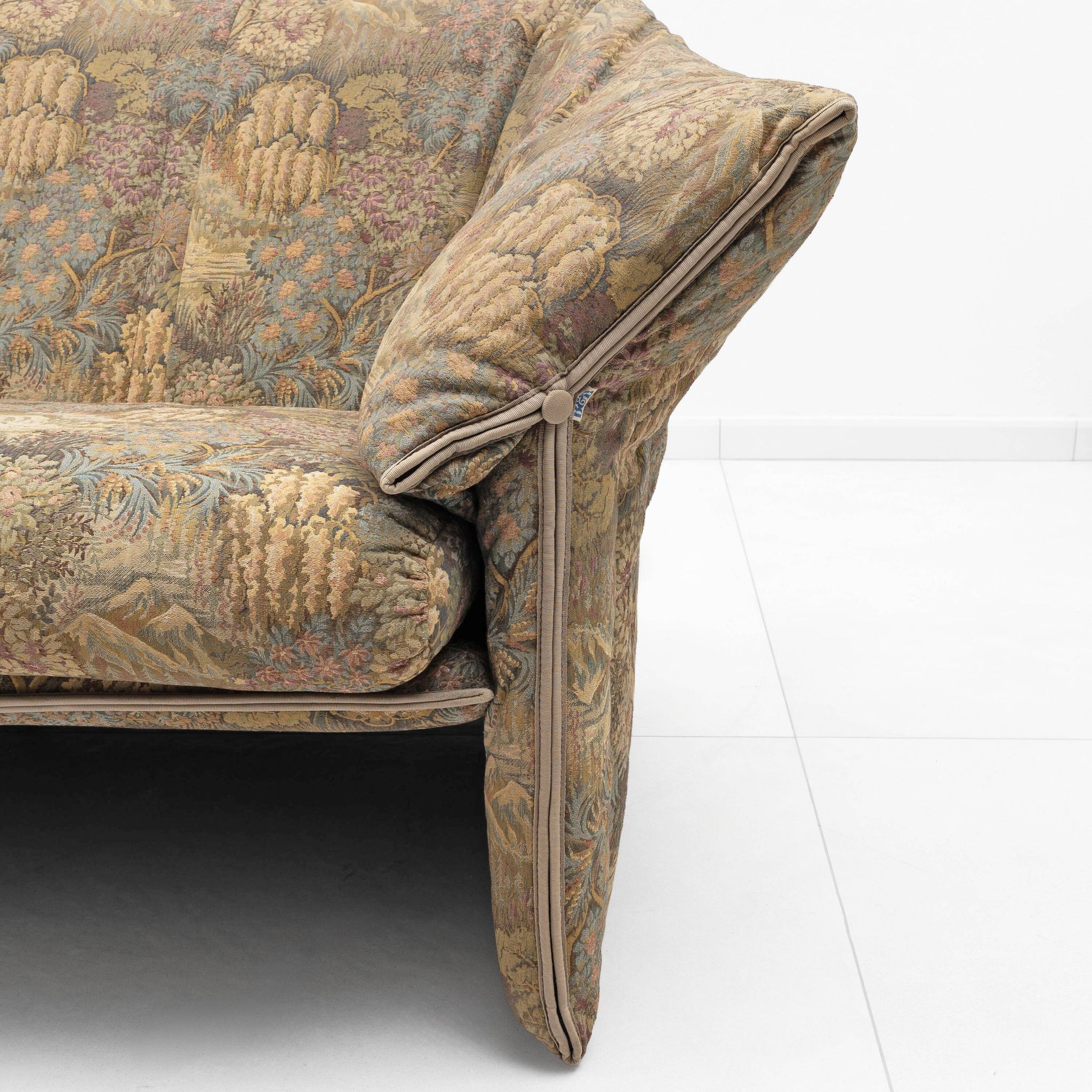 Jacquard fabric Sofa, Mario Bellini, "Le stelle" B&B Italia, 1970