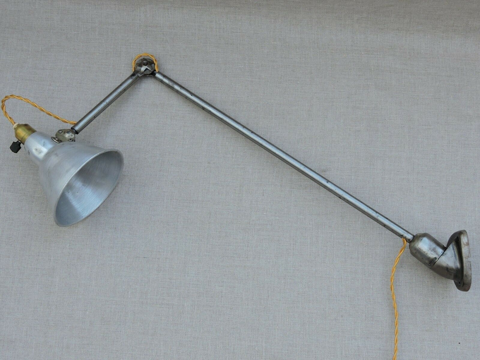 Vintage lamp apply mazda large model workshop wall
