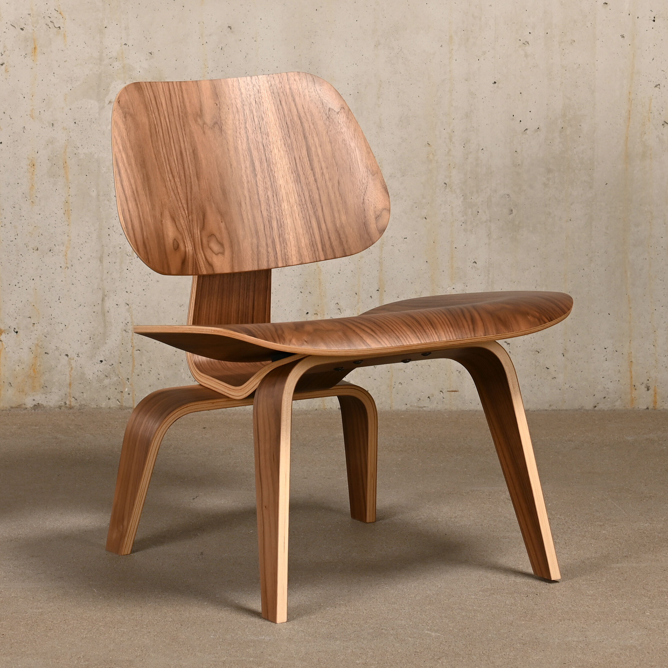Charles & Ray Eames LCW walnut lounge chair for Herman Miller