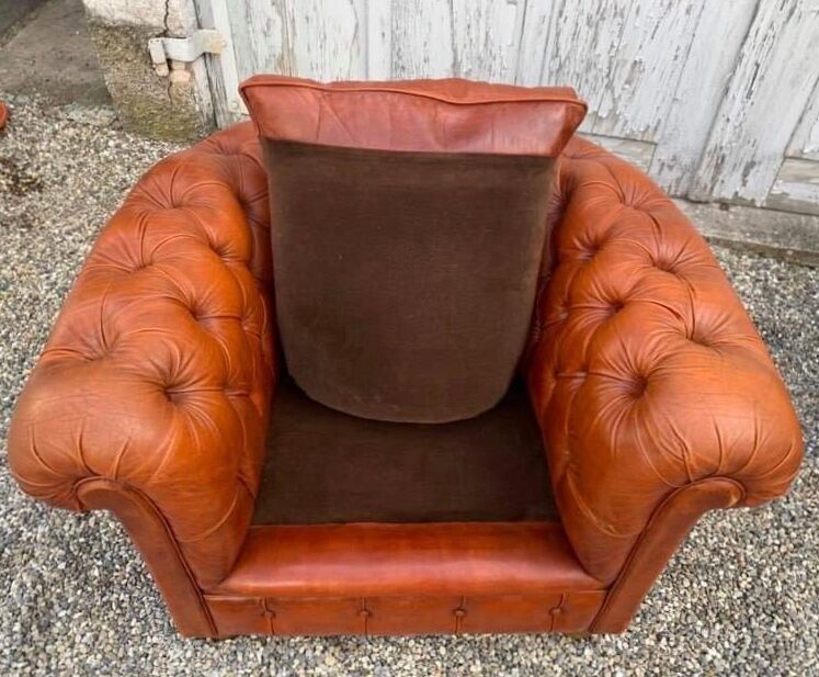 Salon canape and 2 chesterfield armchairs in vintage cognac leather from the 1970s