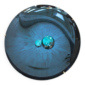 Miroir rond concave sculptural contemporain en bleu, fabriqué en France