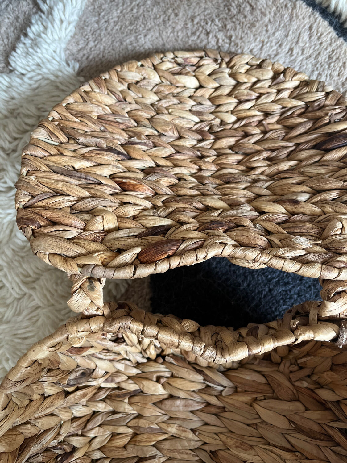 Banana leaf pan in the shape of a vintage heart