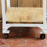 Industrial stele on wheels