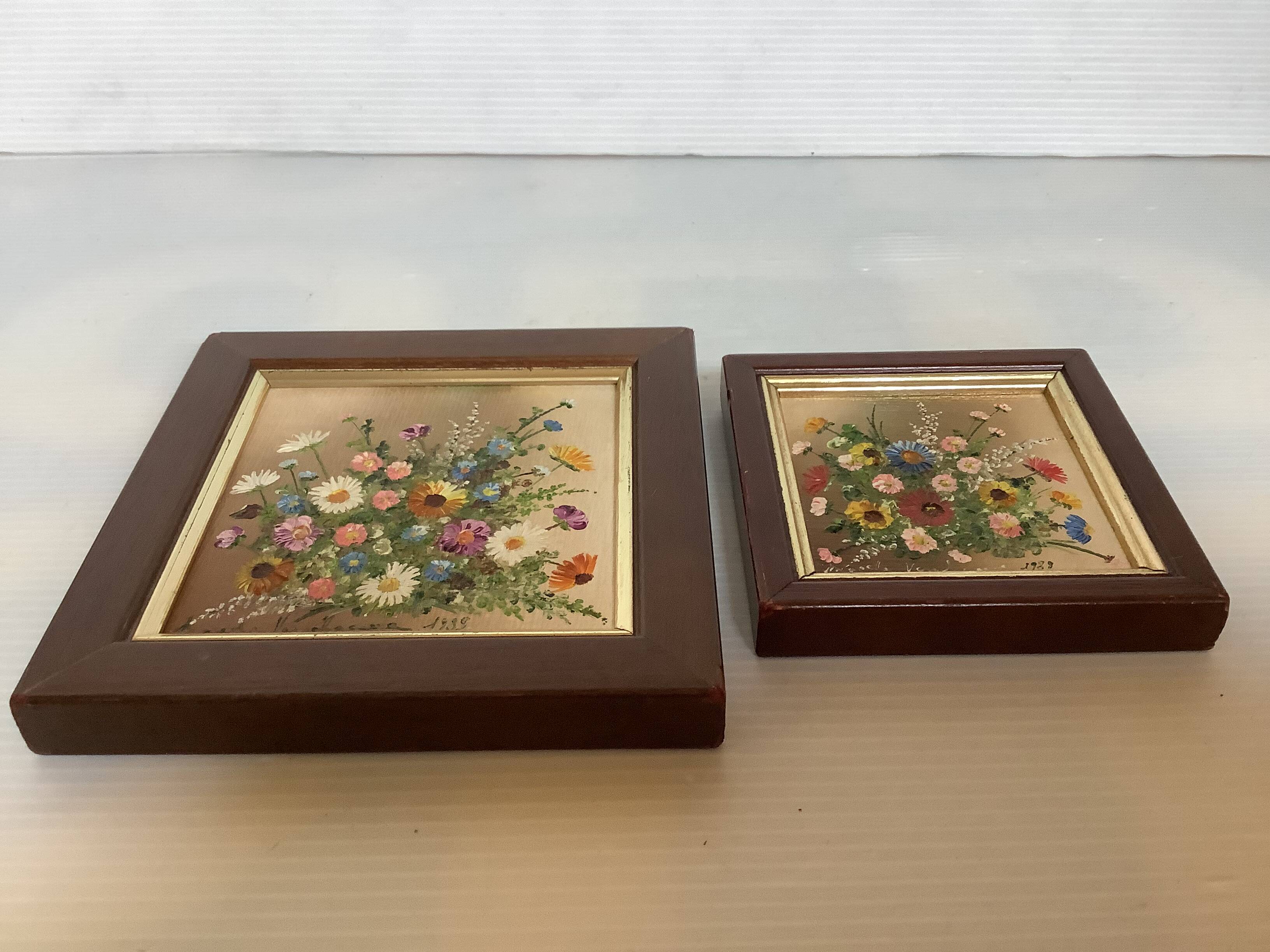 Pair of mini oil painting frames on isorel flowers by Magda Verschaeve