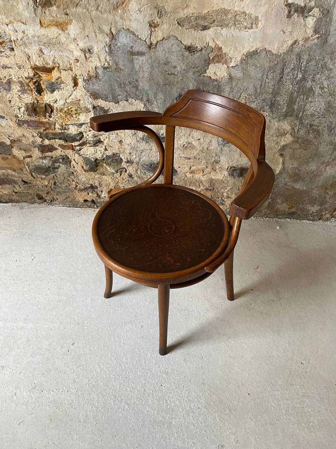 Thonet chair with bent wood, stamped.