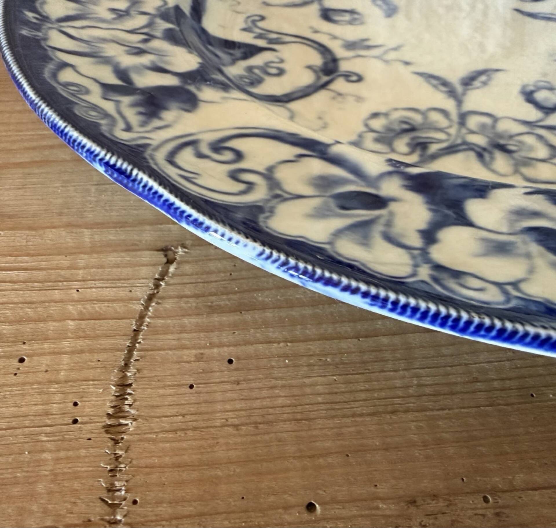 Plate Creil and Montereau in ironstone, Flora model.