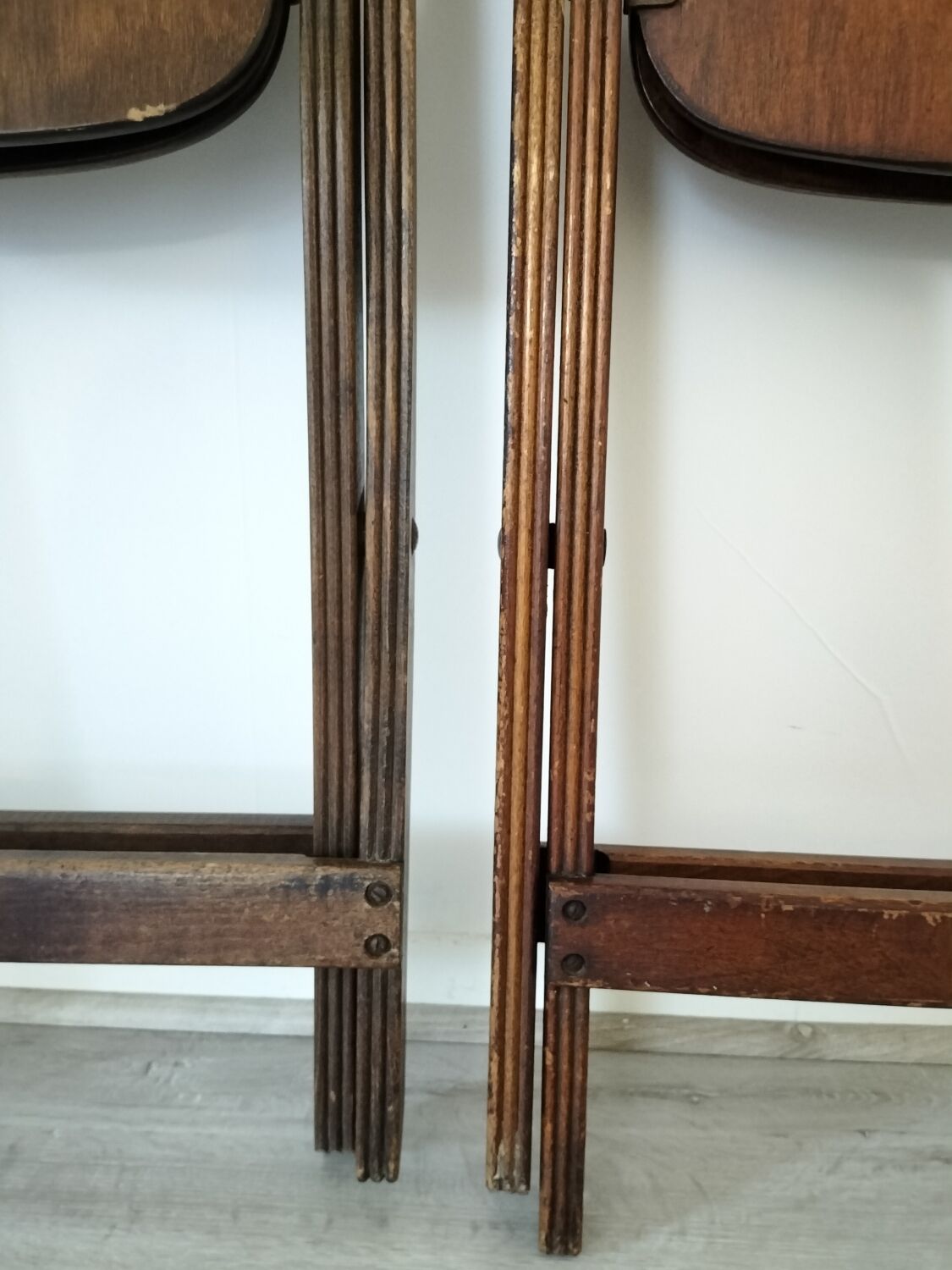 Folding chairs in US armed wood