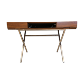 Marais International desk