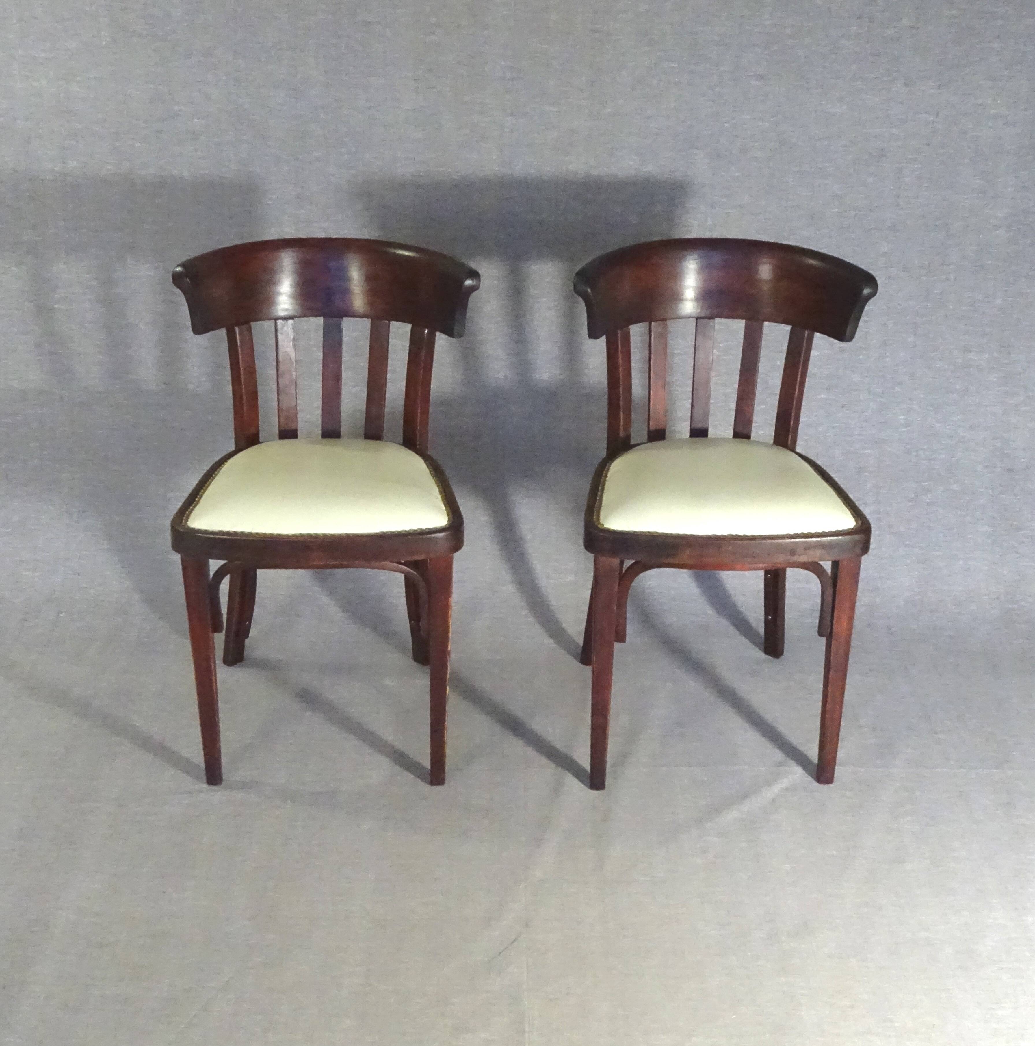 2 chaises bistrot Thonet en bois courbé, design de Kohn, 1913