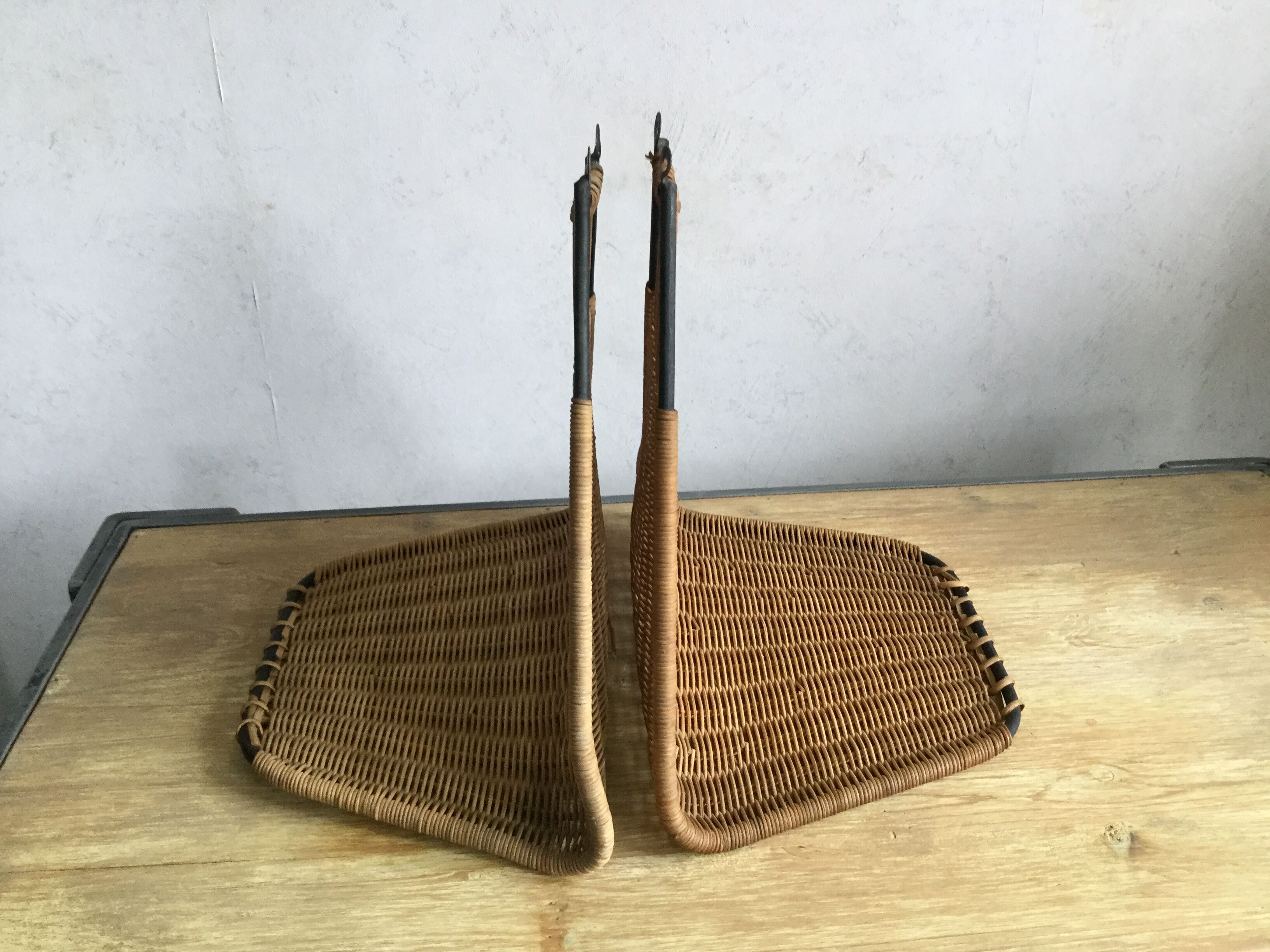 Wall shelves 50s metal and rattan