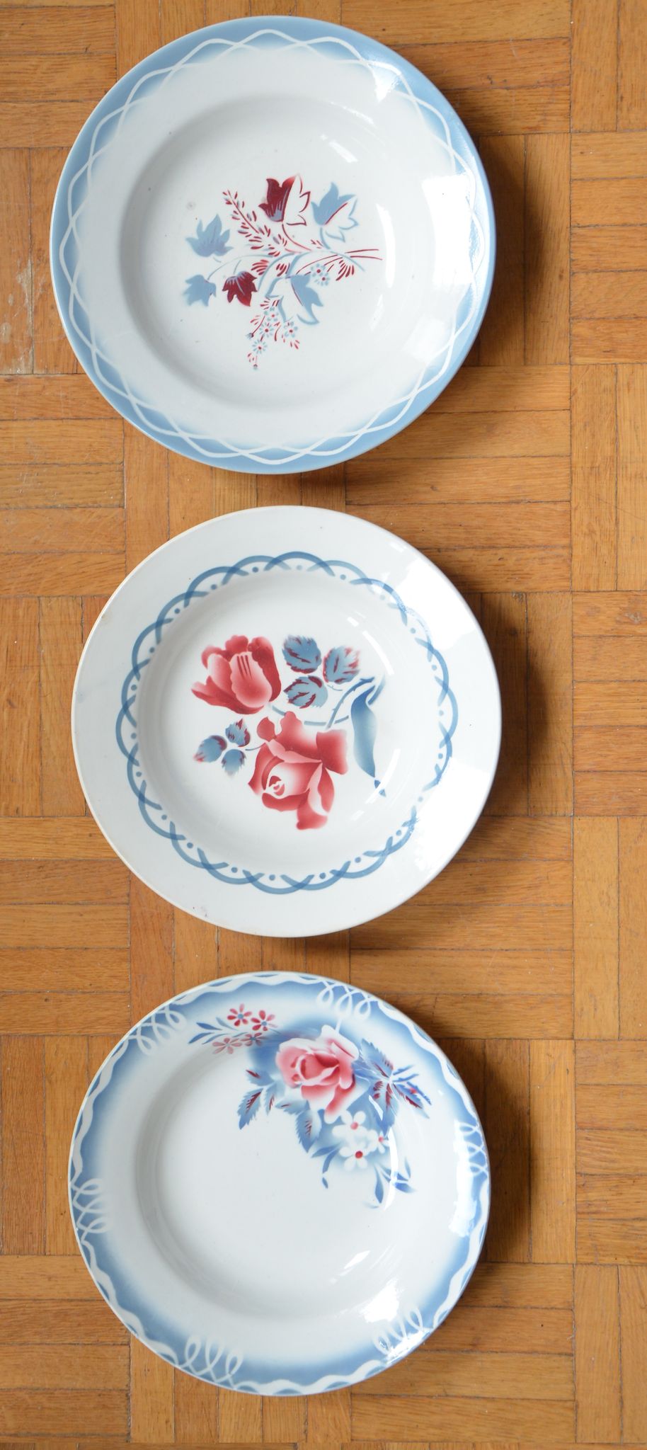 Lot dépareillées de 3 assiettes Digoin et Sarreguemines