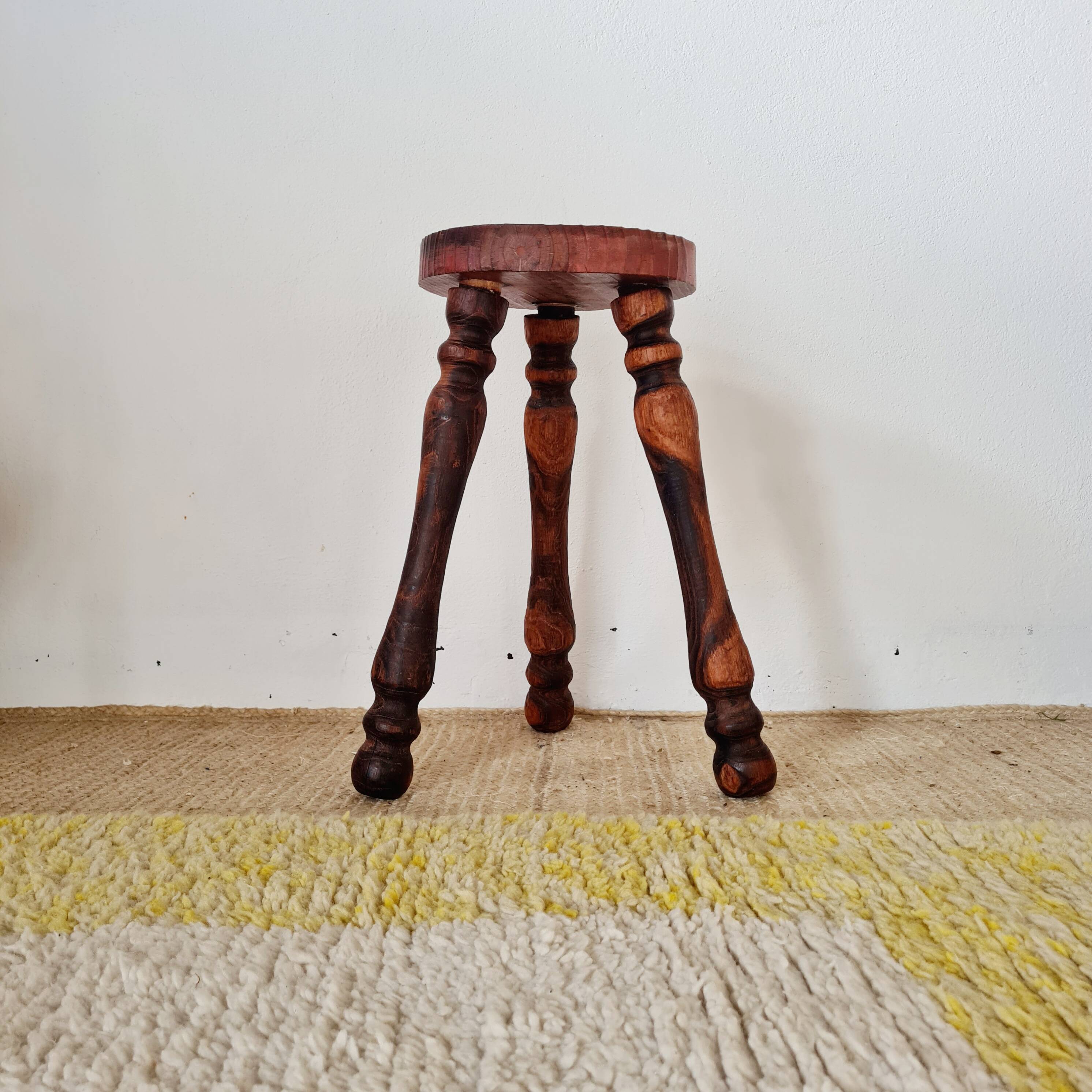 Tripod wooden stool - brutalist