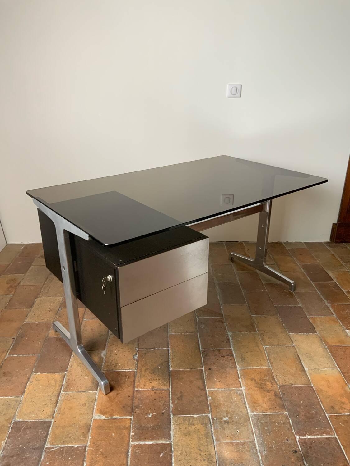 70´ desk
